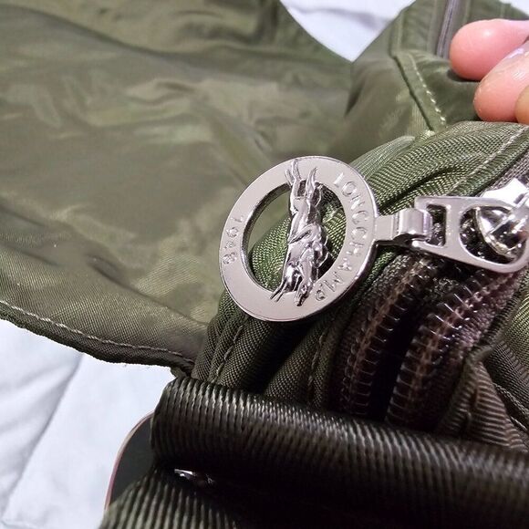 EUC LIKE NEW AUTHENTIC LONGCHAMP GREEN NYLON CROSSBODY BAG MEDIUM - Picture 14 of 16